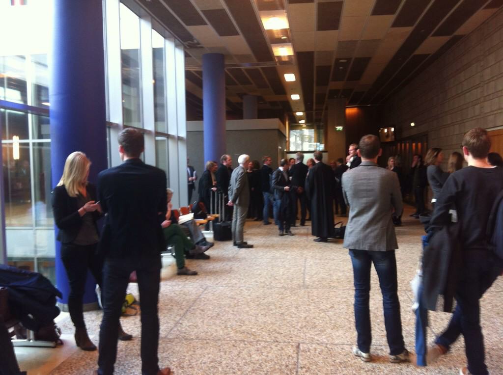 in de rechtzaal
